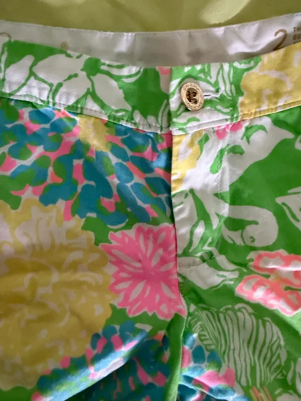 Lululemon shorts & neon yellow top - Image 8