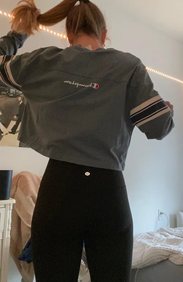 Champion Cropped Long Sleeve Tee - Image 4