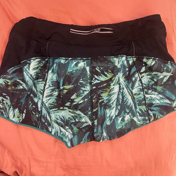 Athleta Black and Green Athletic Shorts Moisture-Wicking Relaxed Fit - Image 2