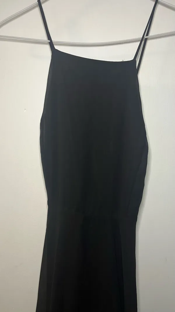 Black Gown Lulus Formal - Image 4