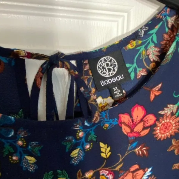 Bobeau XL Navy Crepe Floral Tunic - Image 7