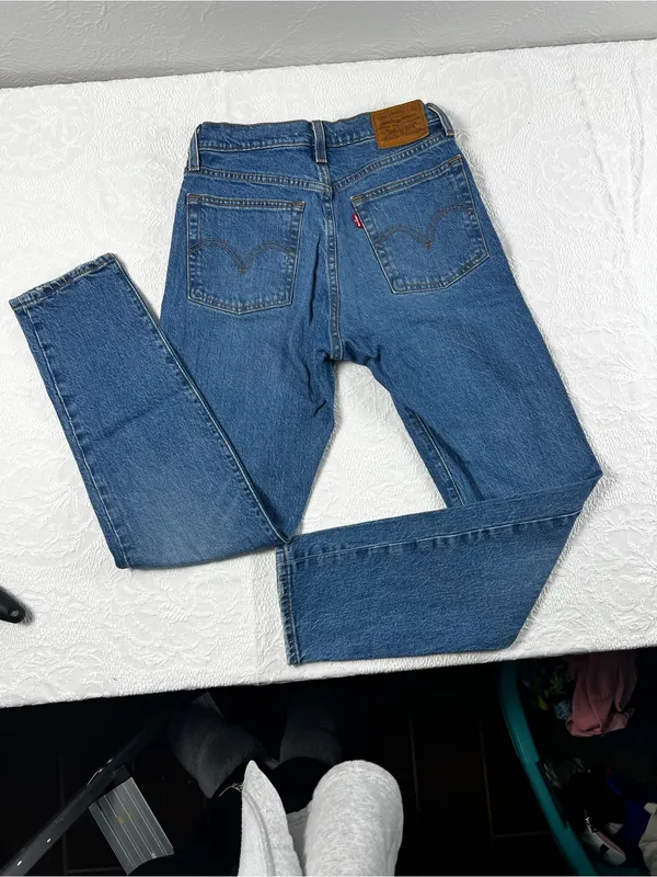 Levi's Wedgie High Rise Jeans - Blue Wash - Image 9
