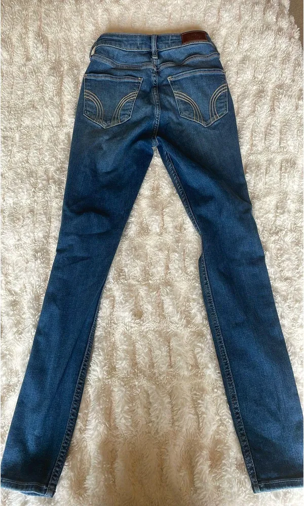 Hollister Jeans - Image 3