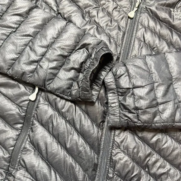 Mountain Hardwear Women’s Micron Down zip up puffer jacket Medium - Image 5