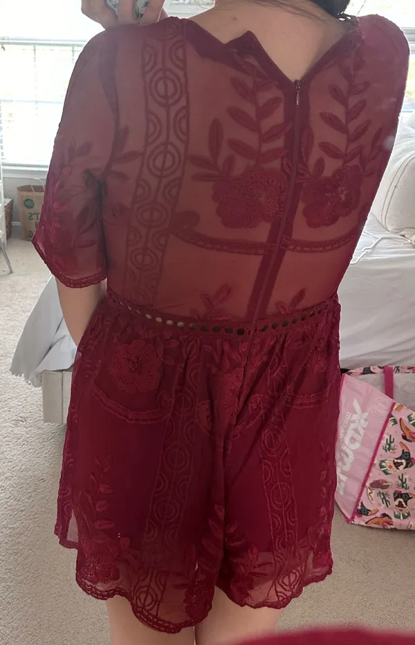 Red floral romper Size L - Image 2