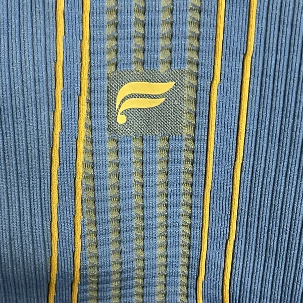 Fabletics Seamless High-Waisted Compressive Crop Leggings Size XL Blue &‎ Yellow - Image 9