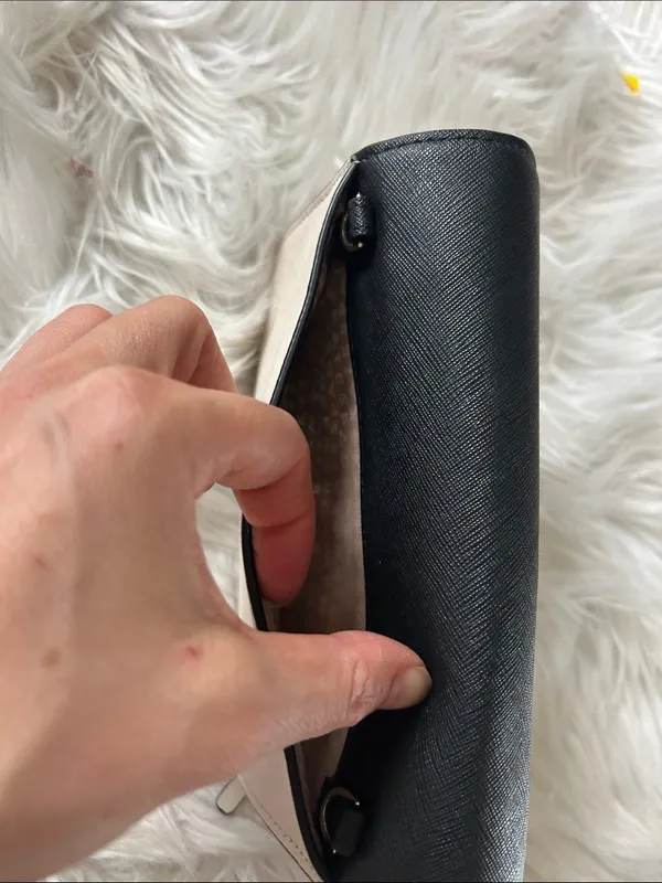 kate spade Black and Cream Bi-Color Saffiano Wallet no strap - Image 8