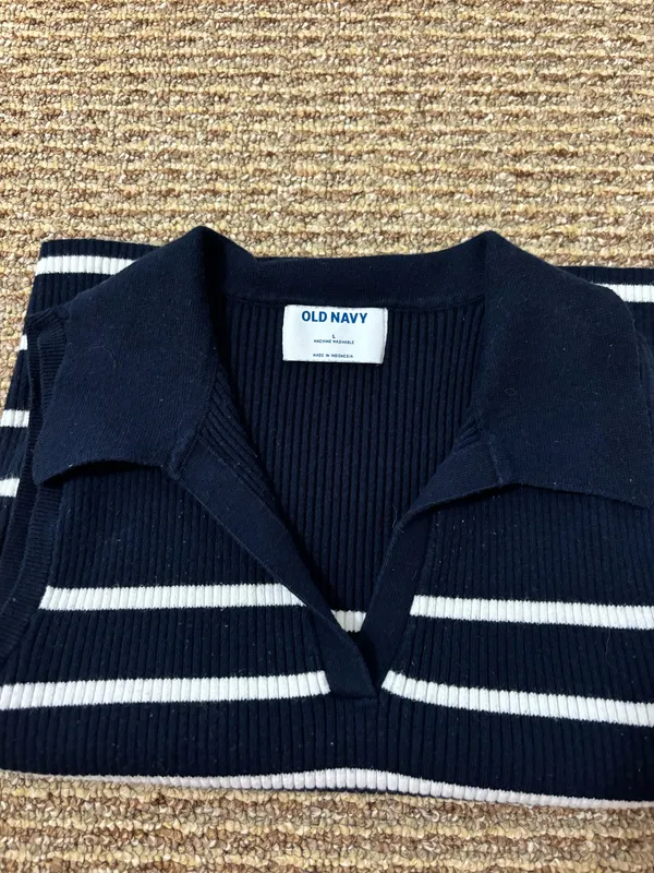 Old Navy Sweater Tank Top - Image 3