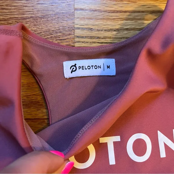 Peloton sports bra size medium - Image 3
