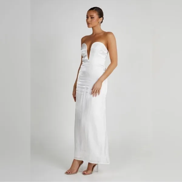 NWT Meshki White Chantelle Strapless Plunge Satin midi dress - Image 2