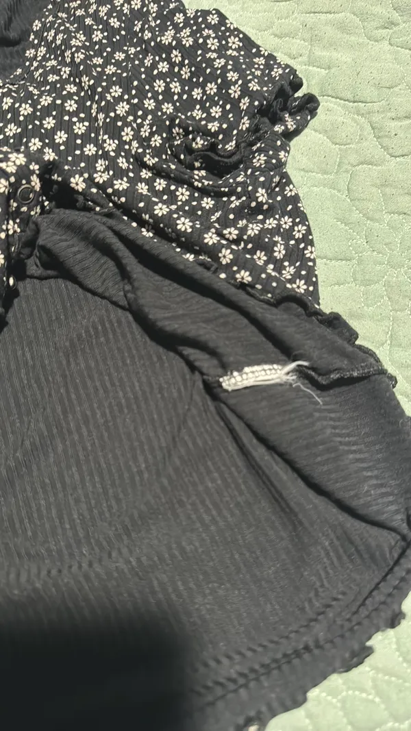 American Eagle Black Floral Top - Image 4