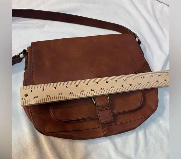 Universal Threads Tan Saddle Purse Like New!! - Image 7
