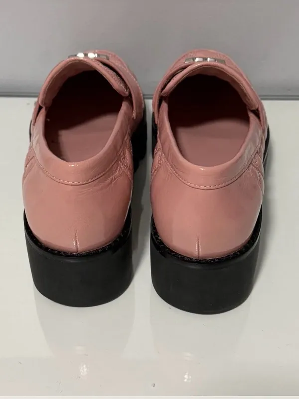 Tory Burch Blush Quilted Leather Loafers with Logo Accent - Image 5