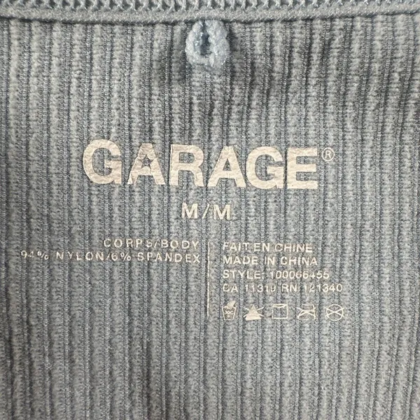 Garage Juniors Medium Blue Ribbed Crop Top V Neck Short Sleeve Stretch - Image 5