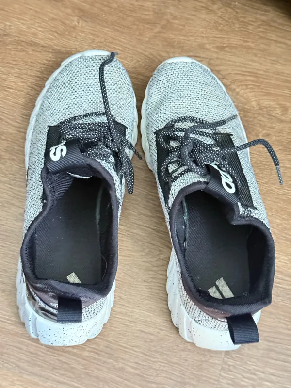 Adidas Kaptir 3.0 Big Kids' Shoes See Size 5.5 - Image 5