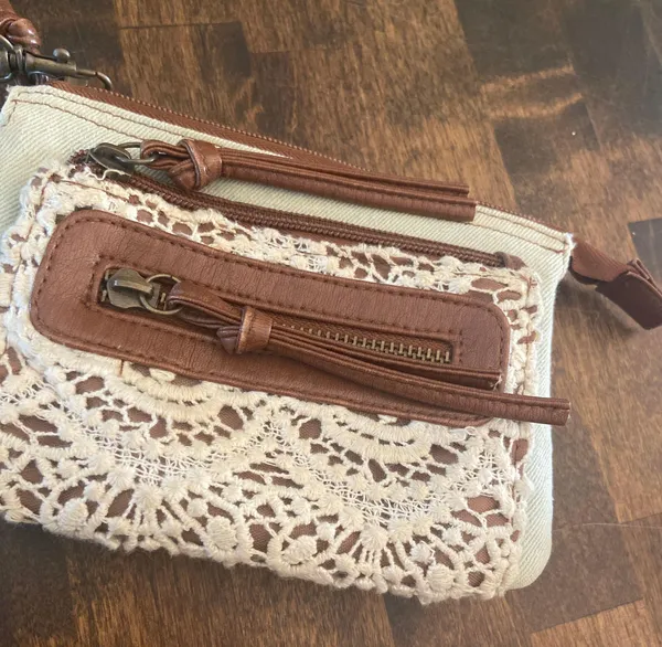 Wristlet / /wallet Brown - Image 2