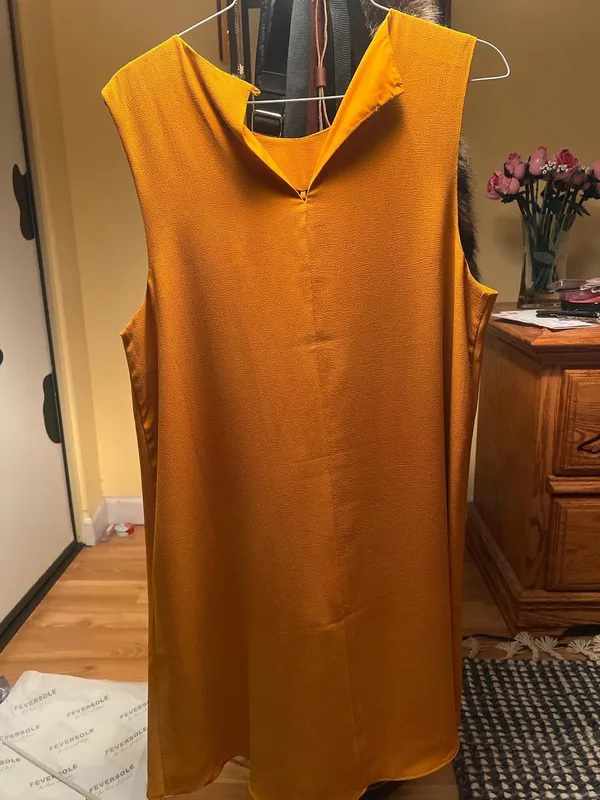 Forever 21 Yellow midi dress with lace in front #yellowdress #mididress Never worn and comes with extra button Size L but fits like a Medium - Image 6