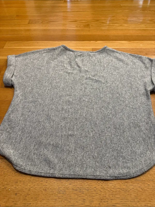 Max studio short sleeve sweater size large. - Image 6