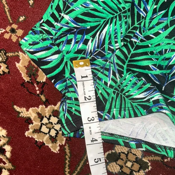 PINK Victoria's Secret Green Leaf‎ Print High Waist Shorts Back Zipper L - Image 6