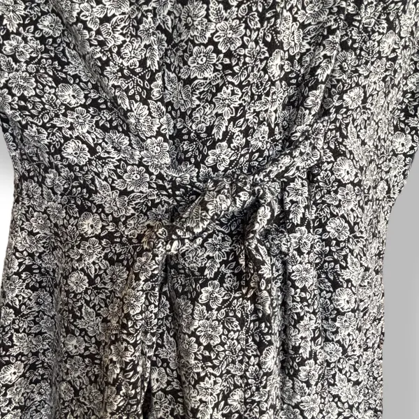 Express Vintage 90s Black White Floral Rayon Button Front Romper‎ Small Romantic - Image 5
