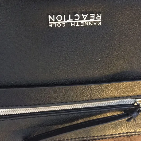 KENNETH Cole reaction cross body purse - Image 2