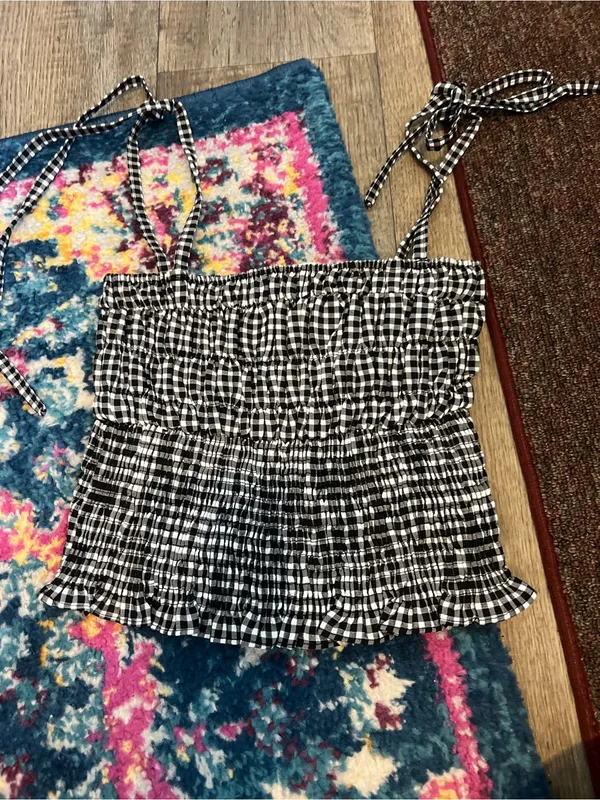Superdown Smocked Gingham Tie-Strap Crop Top - Black/White - Image 5