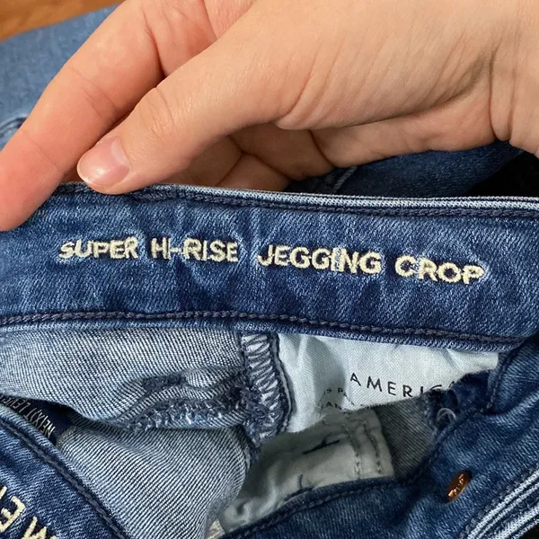 American Eagle distressed exposed zipper super hi-rise jegging crop jeans sz 4 - Image 11