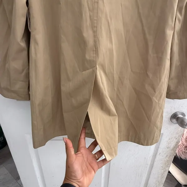 London Fog women’s khaki color Double-Breasted Trench Coat no belt size Small - Image 11