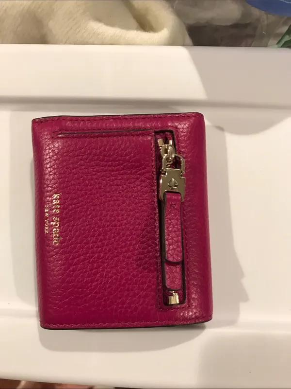 kate spade fuchsia pebbled leather bifold wallet with gold spade logo - Image 4