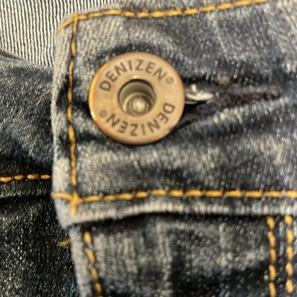 Denizen Levi modern skinny blue jeans Size 6 - Image 3