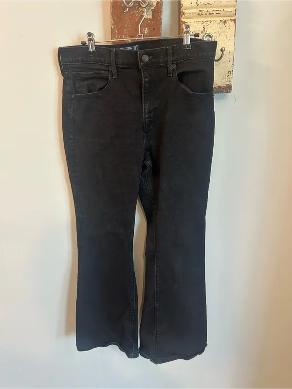 Abercrombie and Fitch Mid Rise Bootcut Jean — Black - Image 2