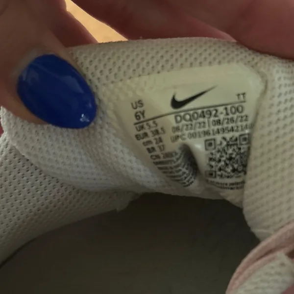 Nike Sneakers White Pink Women’s - Image 3