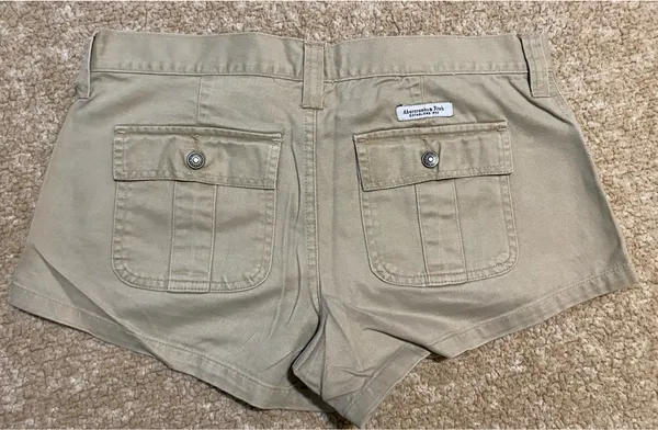 Abercrombie & Fitch Low Rise Khaki Shorts - Image 3