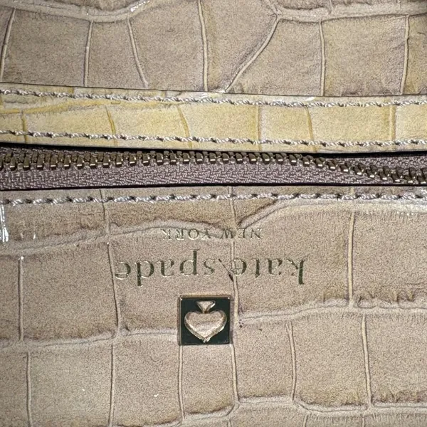 Kate Spade Perri Lane Rosey Beige Croc Embossed Leather Camera‎ Crossbody Bag - Image 5