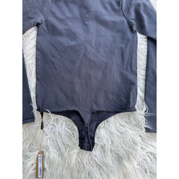 Skims Essential Crew Neck Long Sleeve Bodysuit Onyx Size S/M - Image 9