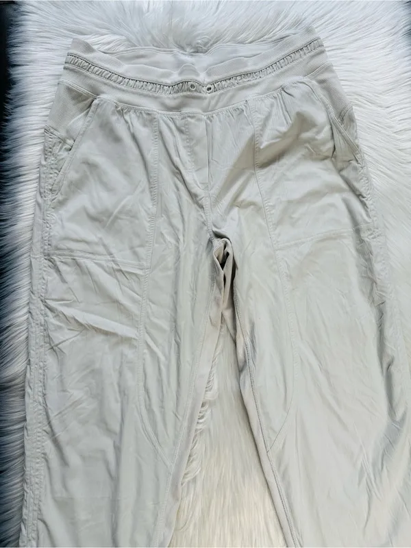 Lululemon Cream Dance Studio Mid Rise 25” Crop Pants - Image 3