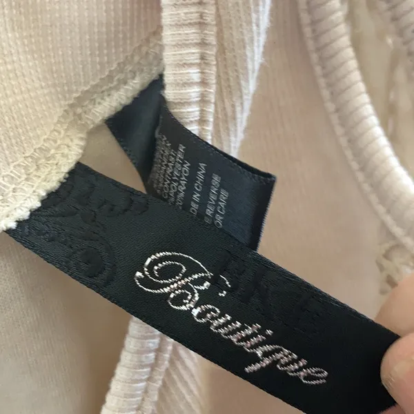 FINAL MARKDOWN Boutique ladies top small - Image 4