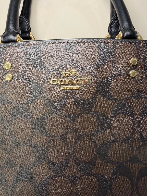 Coach - Image 2