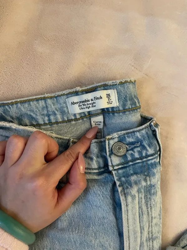 Abercrombie High-Rise Jeans Straight Curve Love - Image 3