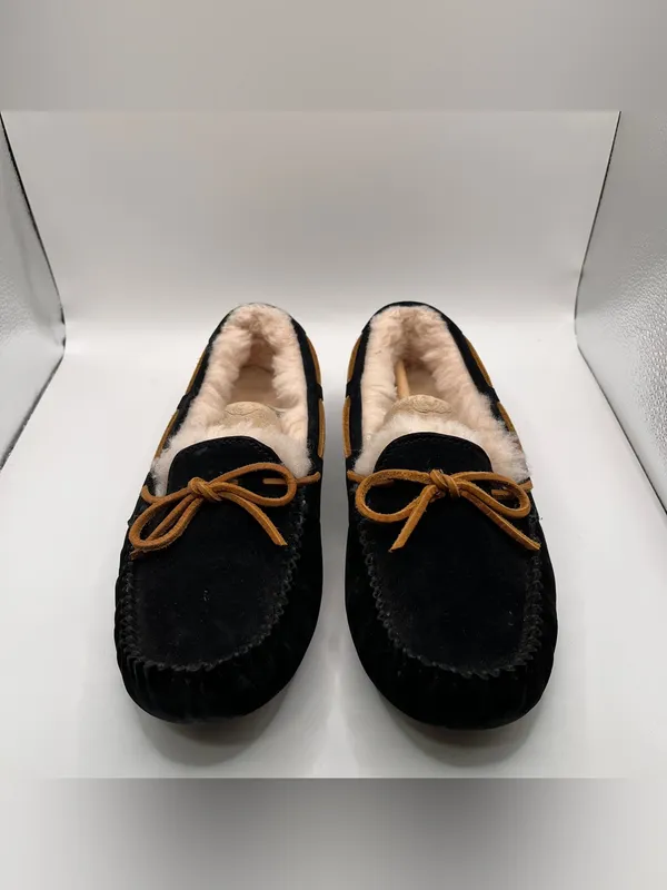 UGG Womens Dakota Slipper Black Suede Size 7 excellent condition - Image 2