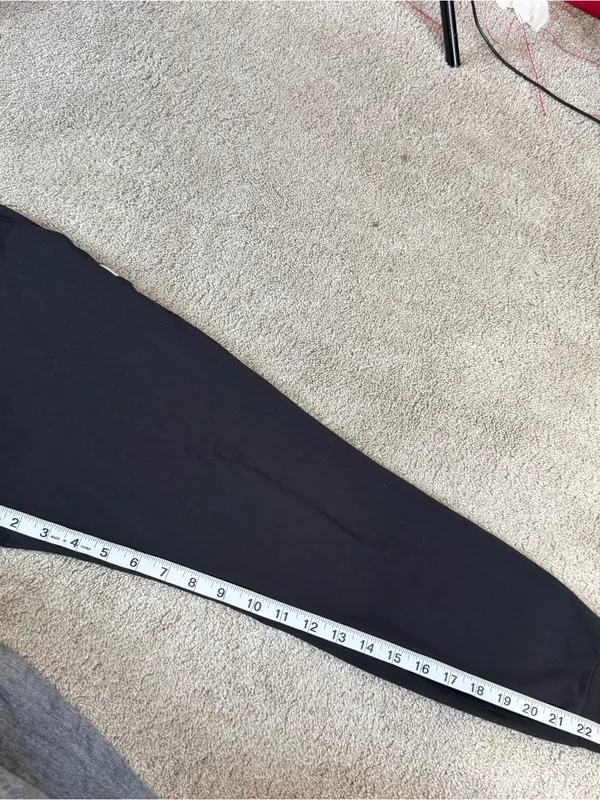 Vuori Women’s Performance Jogger Pants DreamKnit Mid Rise in Black Heather S - Image 14