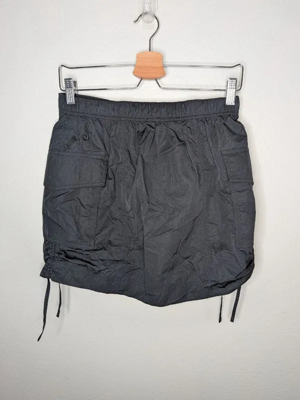 Lululemon Black Nylon Cargo Mini Utility Skirt Size Small - Image 2