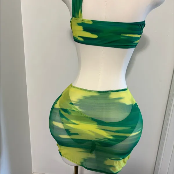 Green & Yellow One - Image 4