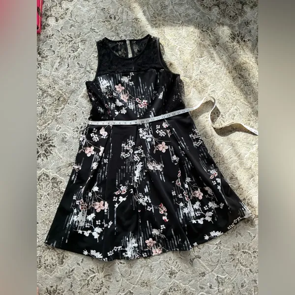 White House | Black Market dress 🌺PRETTY🌷 - Image 11