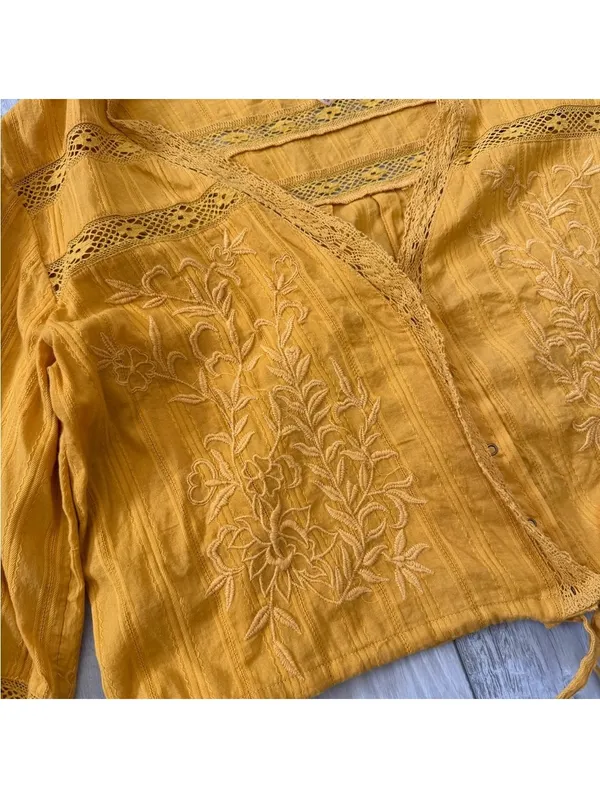 Free People Follow Your Heart Golden yellow Embroidered Lace Blouse size medium - Image 5