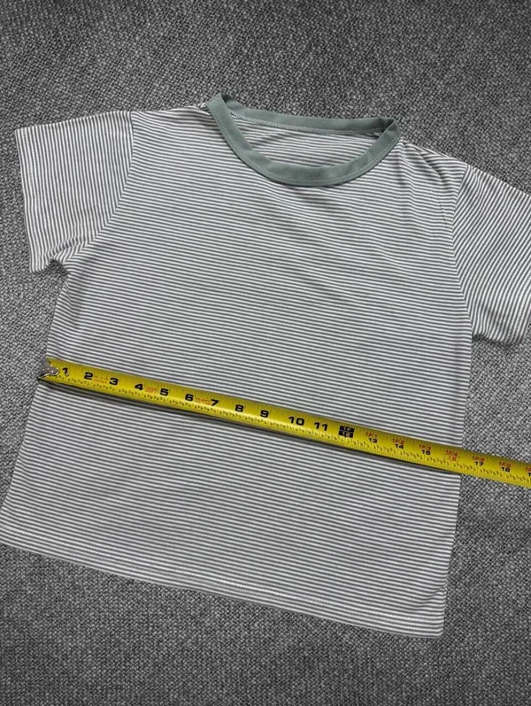 Women’s Sage Green Striped Tee Size 3 Short Sleeve T-Shirt - Image 6