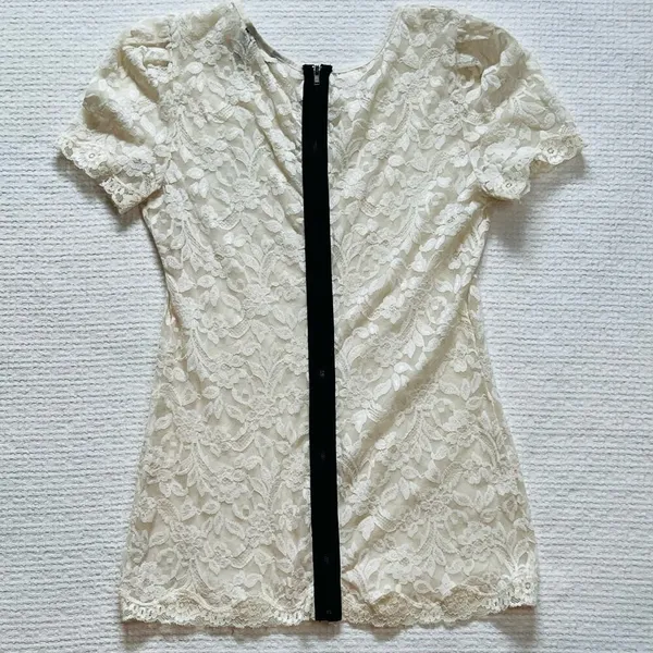 VS MODA Intl Lace Top Y2K Boho Sm Cream Back Zip-Up - Victoria’s Secret Holiday - Image 4