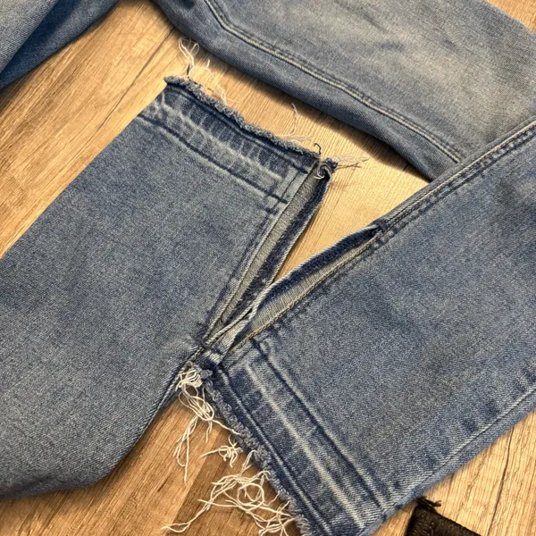 Free People Light Wash Raw Hem Side Slit Skinny Jeans W24 Y2K Inspired - Image 4