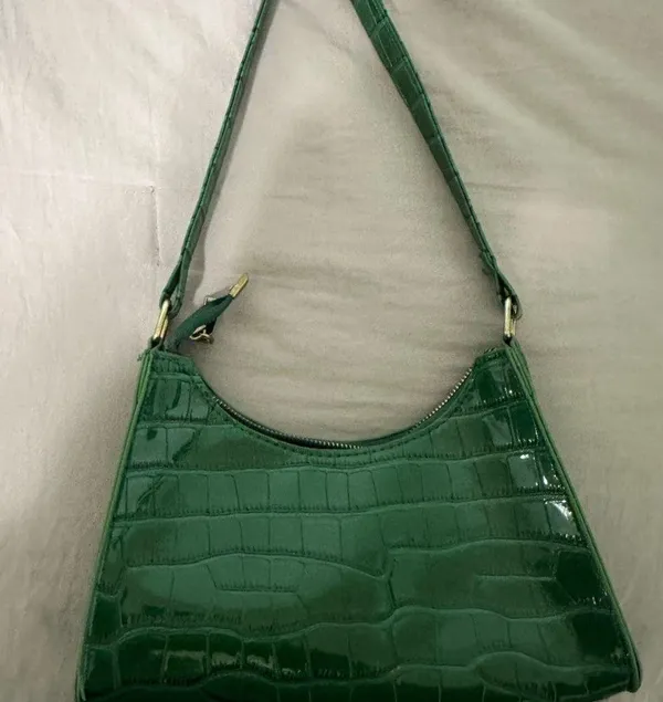Green Crocodile - Image 2