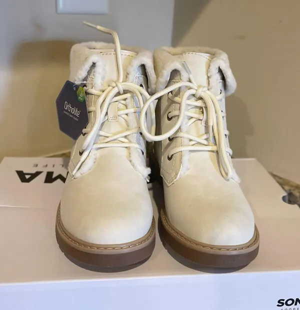 Sonoma Winter Women Boots - Image 4